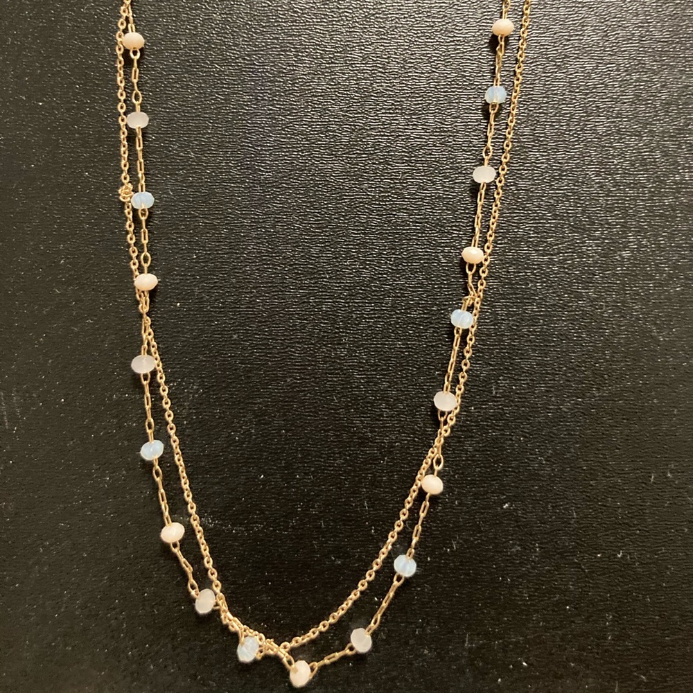A choker/necklace